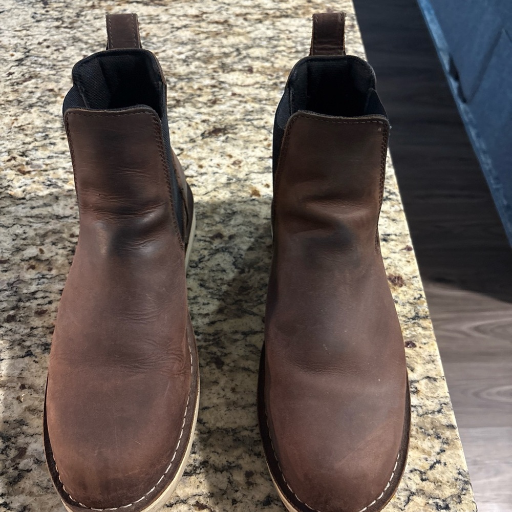 Danner Men's Chestnut Leather Chelsea Boots
